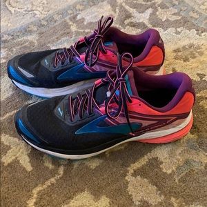 Brooks Ravenna 8 running shoes 9.5